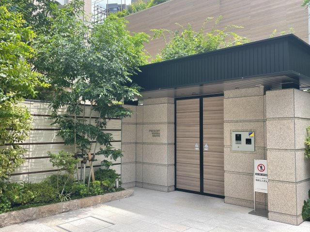プレミスト梅田SOUTHのエントランス