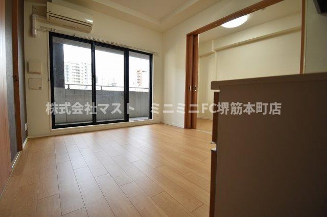 大阪市中央区玉造１丁目の賃貸マンションの居間・リビング