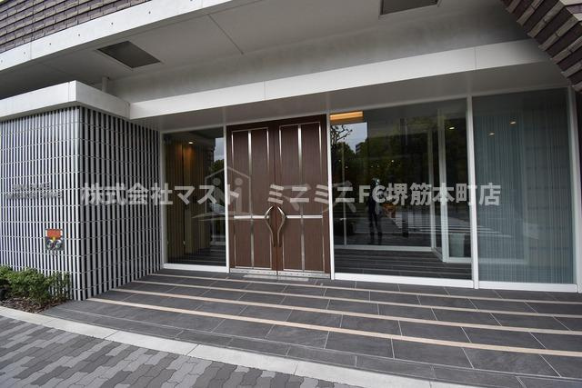大阪市中央区玉造１丁目の賃貸マンションのエントランス