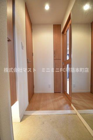 大阪市中央区玉造１丁目の賃貸マンションの玄関
