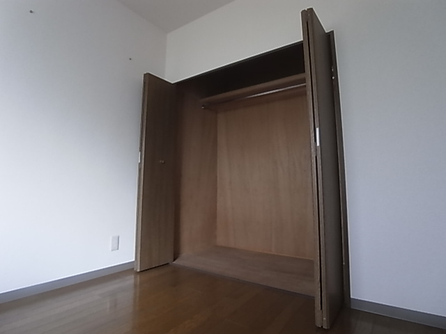 神戸市長田区長尾町２丁目の賃貸マンションの収納