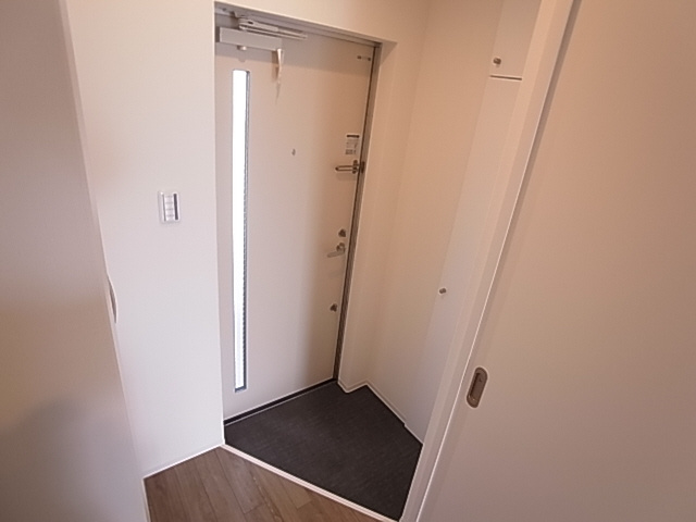 神戸市須磨区北町３丁目のアパートの玄関