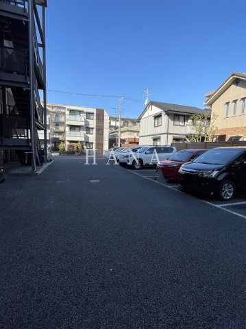 メルベーユ・アズールの駐車場