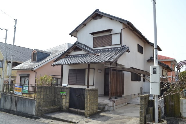 つつじが丘南3丁目中古戸建ての外観