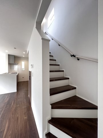 高浜市屋敷町23-1期　新築分譲住宅　２号棟のキッチン