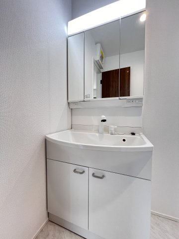 高浜市屋敷町23-1期　新築分譲住宅　２号棟の独立洗面台