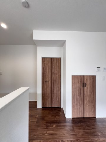 高浜市屋敷町23-1期　新築分譲住宅　２号棟の収納