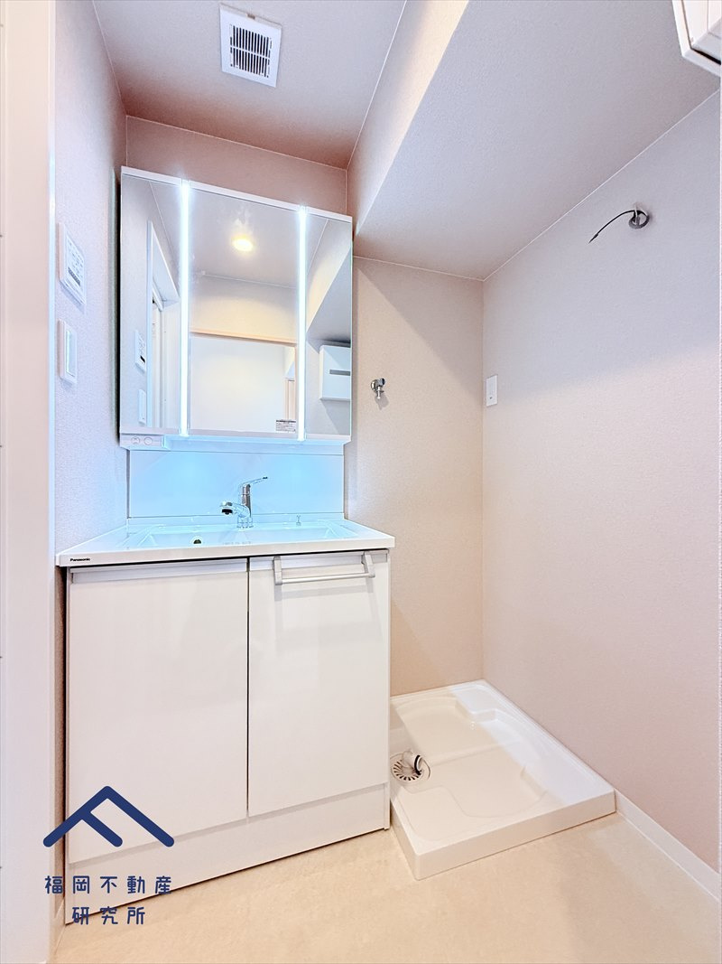 三愛シティライフ箱崎12の独立洗面台