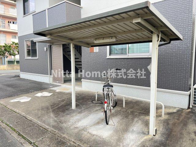サニークレスト三和のその他共用部分|屋根付きの駐輪場は無料です★