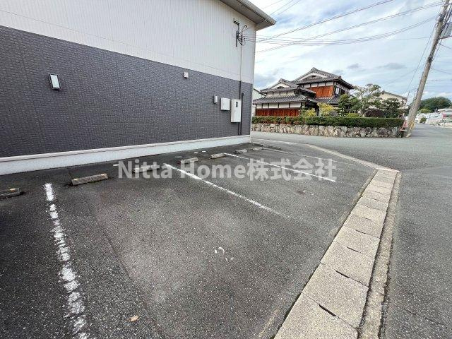 サニークレスト三和の駐車場|敷地内に駐車場も完備◎