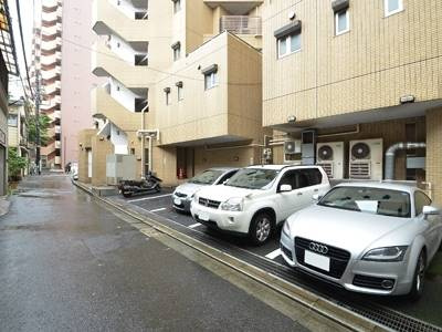 【駐車場】 | ドゥーエ西麻布Ⅰ