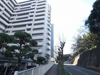 【外観】 | 藤和さやまハイタウンB棟 | オークワまで徒歩１５分♪業務スーパーまで徒歩１５分♪マックスバリューまで徒歩１８分♪毎日のお買い物に便利ですね！その日の特売日などでスーパーを選べますね♪