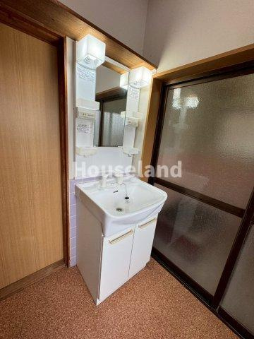 秋月住宅の独立洗面台