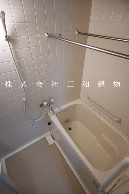 板橋区赤塚４丁目の賃貸マンションの浴室|同間取り別室の参考写真です