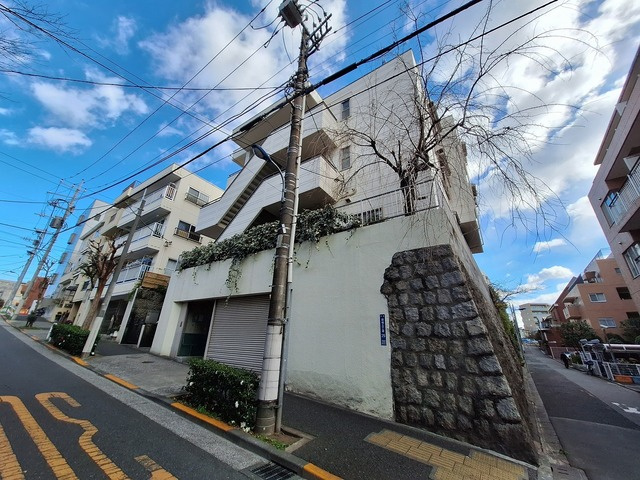 メゾン日比の外観|高台立地のヘーベルメゾン