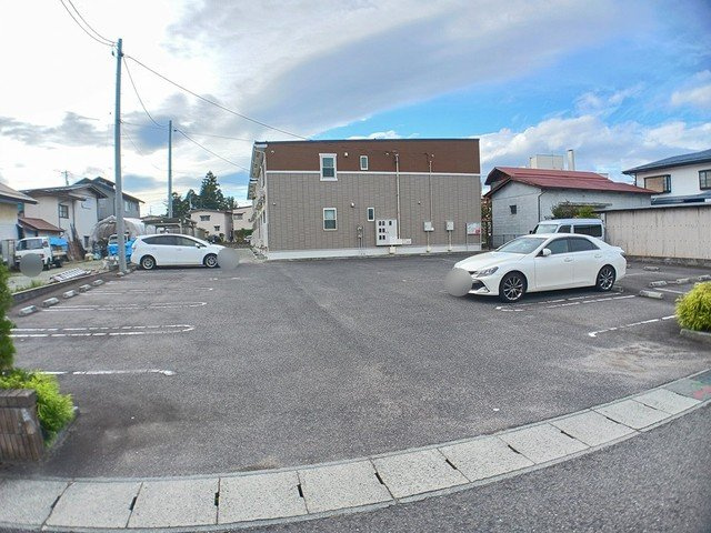 メゾン早坂　壱番館の駐車場