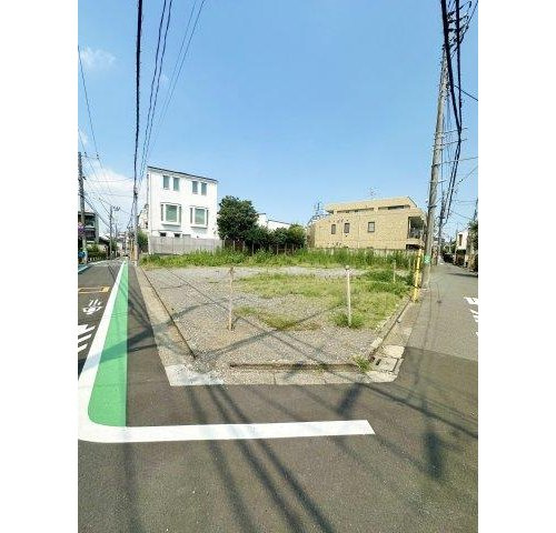 渋谷区上原　建築条件なし売地の前面道路含む現地写真