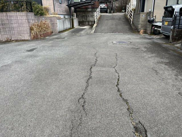 【前面道路含む現地写真】