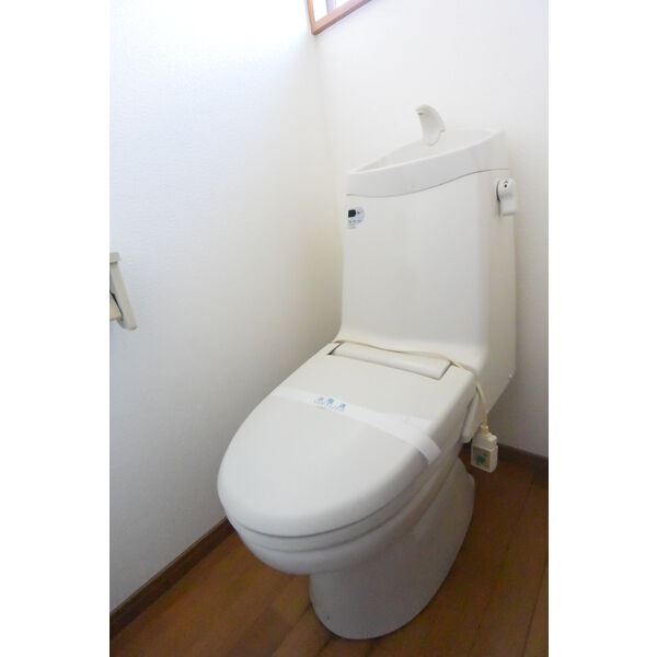明石市東野町貸家のトイレ