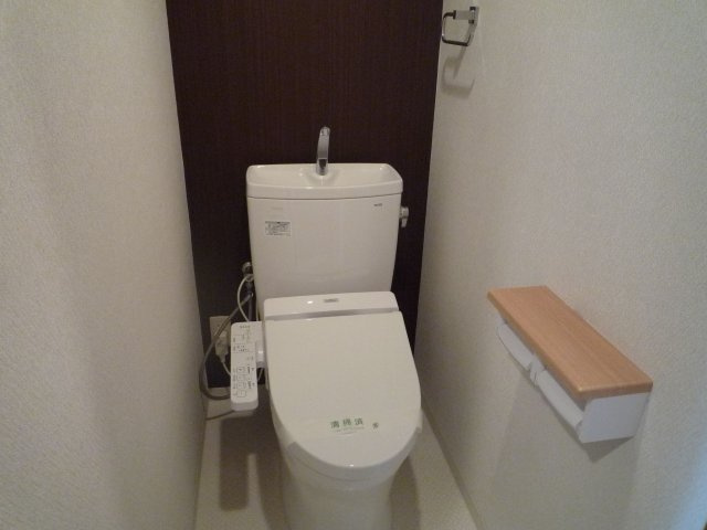 ビッグベアⅠのトイレ|嬉しい温水洗浄便座付き♪