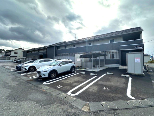 北上市さくら通り５丁目の一棟アパートの駐車場|駐車場です