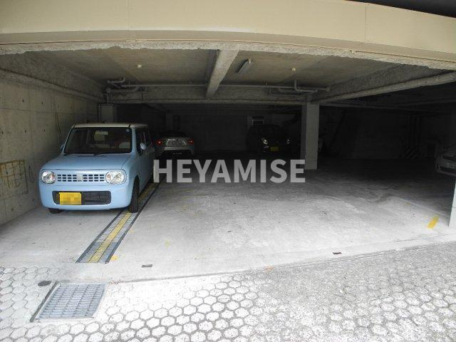 レジデンス蛍茶屋の駐車場