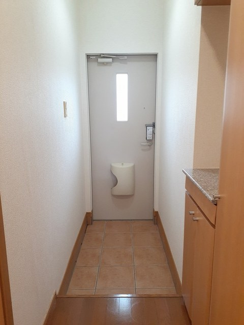メゾン　アンソレイエNの玄関