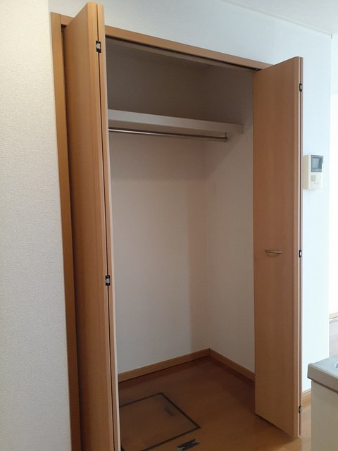 メゾン　アンソレイエNの収納