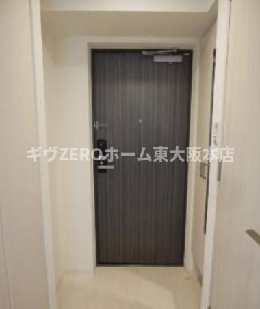 クレストタップ京橋の玄関
