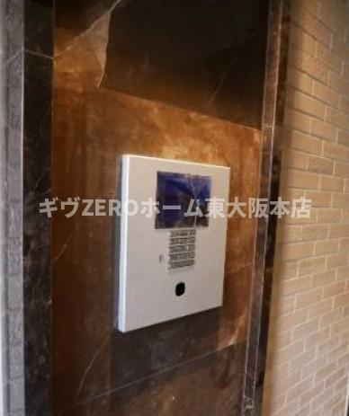 クレストタップ京橋のエントランス