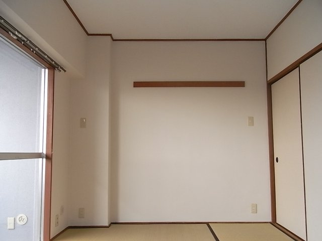 大和スカイハイツの和室