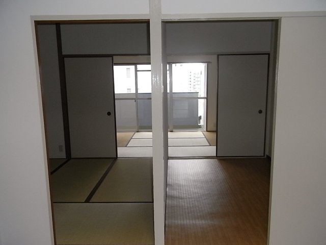 大和スカイハイツの和室