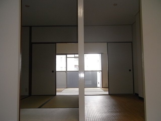 大和スカイハイツの和室