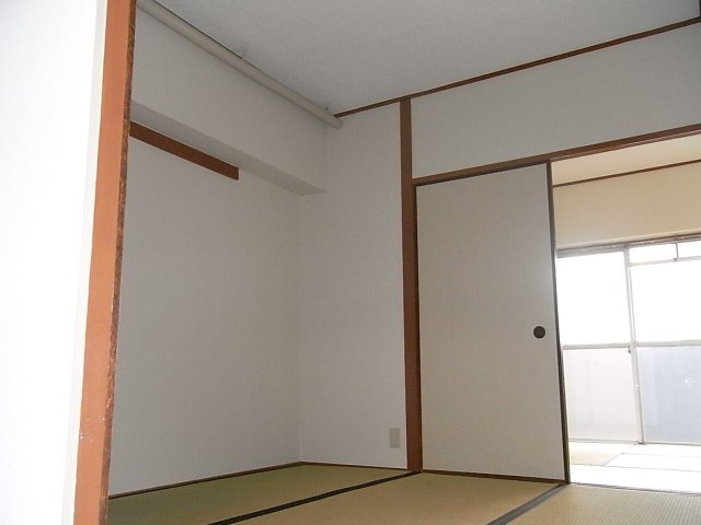 大和スカイハイツの和室