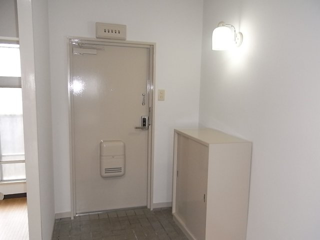 大和スカイハイツの玄関