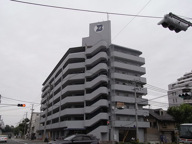 大和スカイハイツの外観