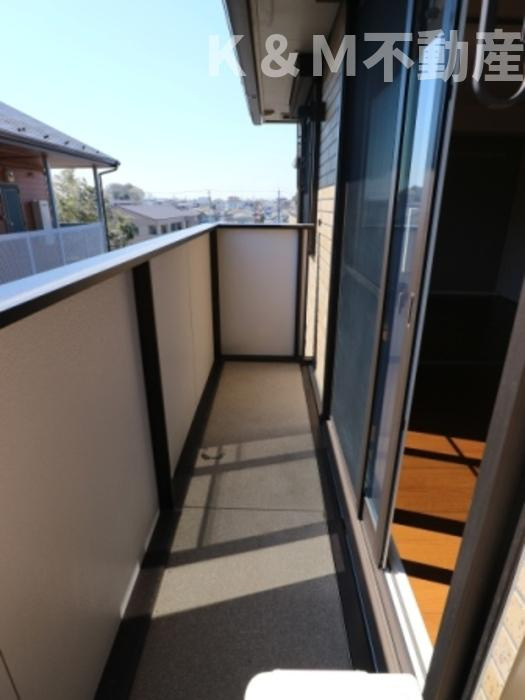 ボナール酒井根 Ⅲ号棟のバルコニー|外からの目が気にならないバルコニーで洗濯物が干せます