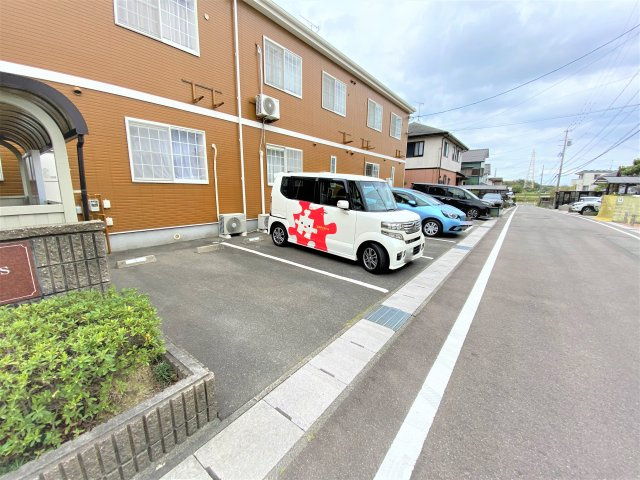 レイ ヒルズの駐車場