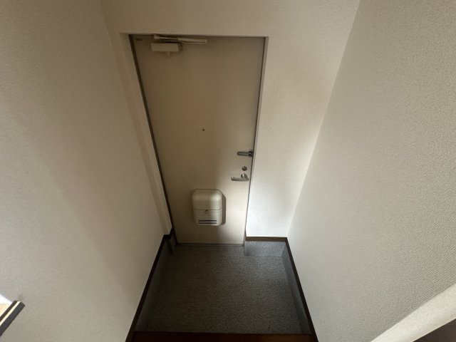 アンダンテ若宮の玄関