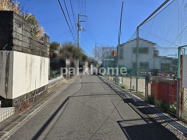 高知市横内　土地の前面道路含む現地写真