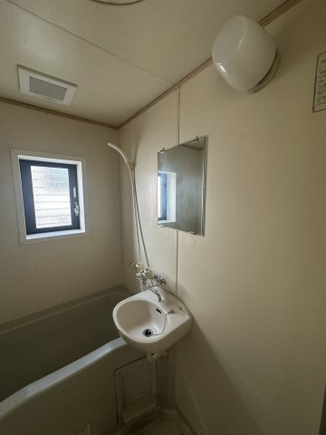 アンダンテ若宮の独立洗面台