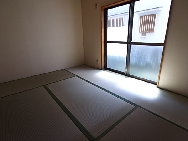 タウンハウスアミィの和室
