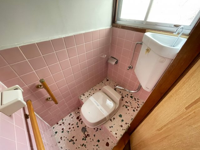 千鳥が丘3丁目戸建のトイレ