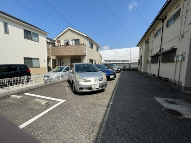 コーポ藤本の駐車場