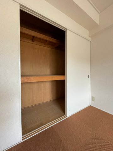 エフビルの内装