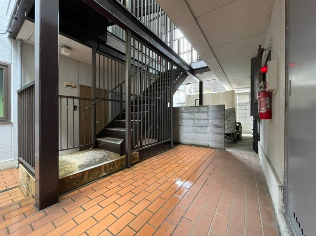 クレセント垂水のエントランス