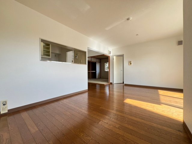 ハイマート舞子坂の居間・リビング