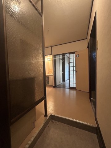 三七十コーポの玄関