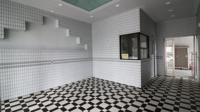 ガーデンハイツ桃山台一番館のエントランス