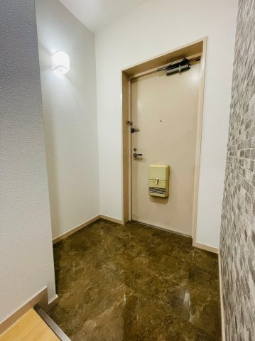 ガーデンハイツ桃山台一番館の玄関